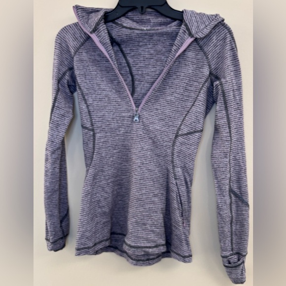 Lululemon Race Your Pace Long Sleeve 1/2 Zip, no label- maybe size 4 or 6 - Picture 1 of 3